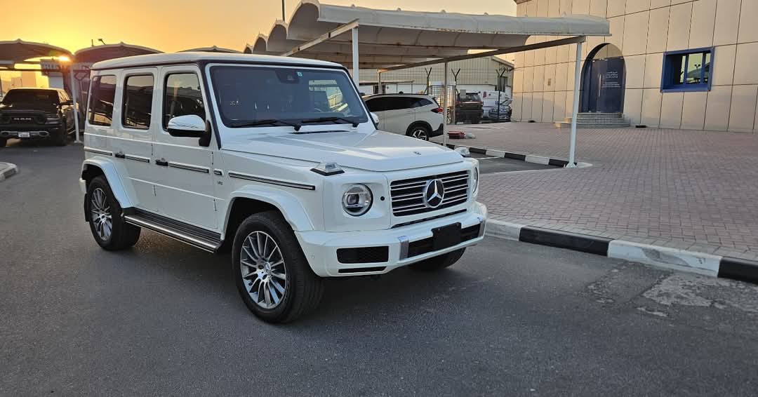 Mercedes Benz 2019 G550 White with Red